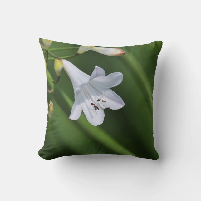 Small lily throw pillow (Front)