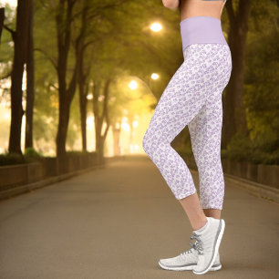 Small Linked Purple Hearts Pattern Over White Capri Leggings