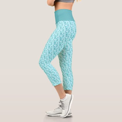 Small Linked Teal Hearts Pattern Over Pastel Green