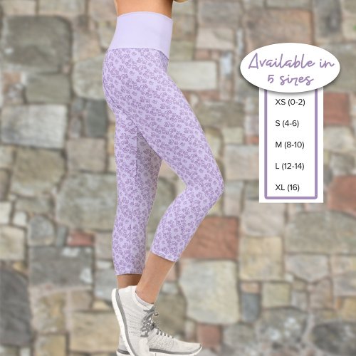 Small Purple Hearts Pattern Over Pastel Purple Capri Leggings