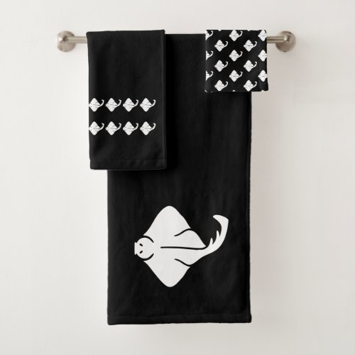 Small Sailboat Bathroom black white Towel Set