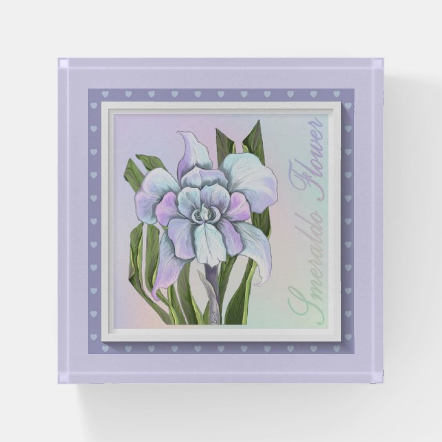 Smeraldo Flower Paperweight (Front)