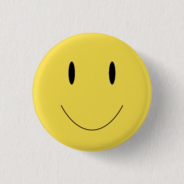 Smile Yellow Cute Face 001 Button (Front)