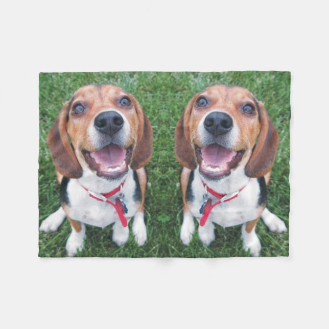 Smiling Beagle Pups Fleece Blanket (Front (Horizontal))
