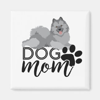 Smiling Keeshond Graphic says Dog Mom Magnet