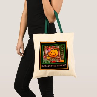 SMILING PUMPKIN/SMILE FOR THE CAMERA/TOTE BAG