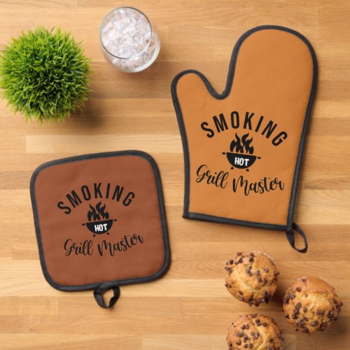 Smoking Hot Grillmaster Brown and Black Oven Mitt  Pot Holder Set