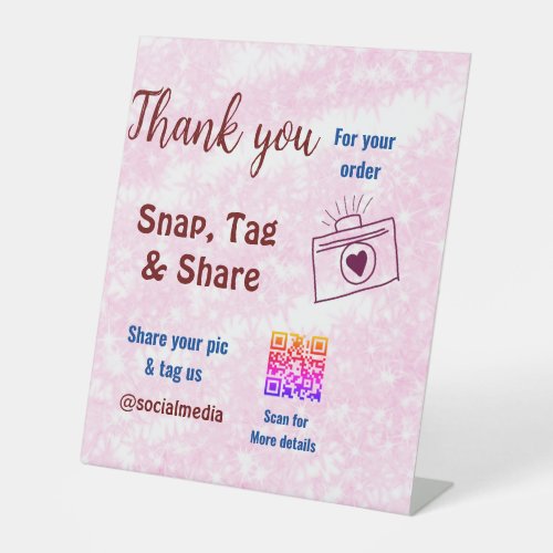 Snap tag share social media q r code glitter pink  pedestal sign
