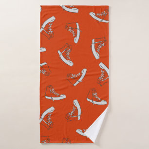 Sneakers seamless pattern on red background bath towel