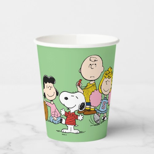 Snoopy and the Gang Play Football Paper Cups