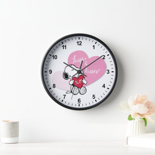 Snoopy Hugs  Kisses Clock