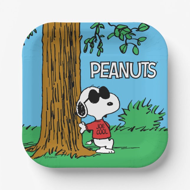 Snoopy "Joe Cool" Standing Paper Plates (Front)
