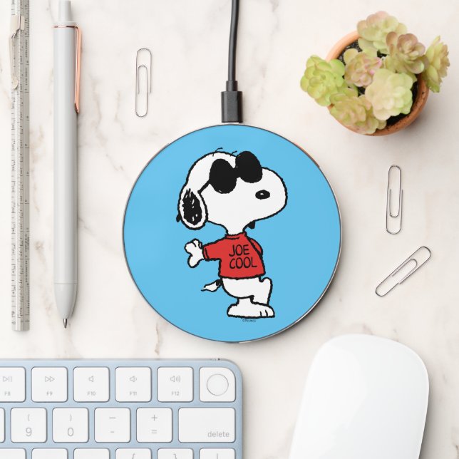 Snoopy "Joe Cool" Standing Wireless Charger (Desk)
