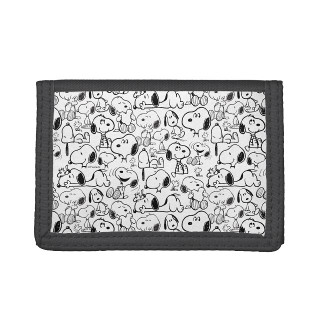 Snoopy Smile Giggle Laugh Pattern Trifold Wallet (Front)