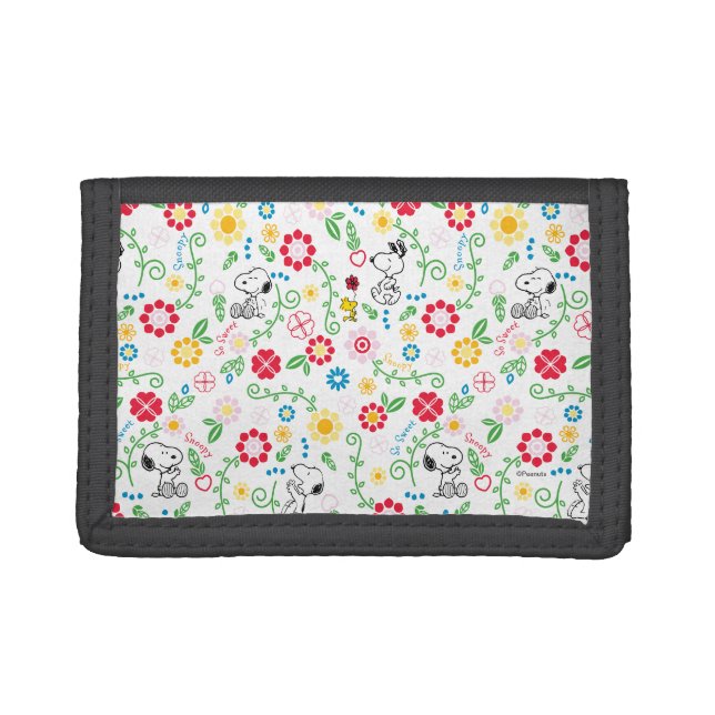 Snoopy So Sweet Flower Pattern Trifold Wallet (Front)