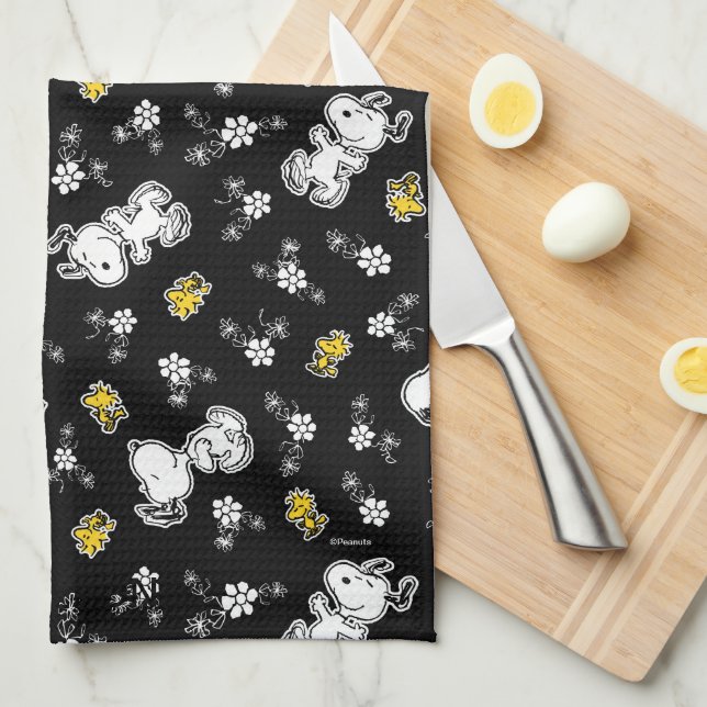 Snoopy & Woodstock Fun & Flowers Kitchen Towel (Quarter Fold)