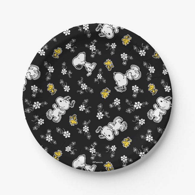 Snoopy & Woodstock Fun & Flowers Paper Plates (Front)