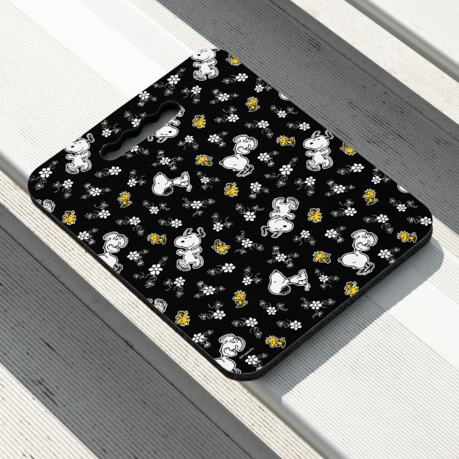 Snoopy & Woodstock Fun & Flowers Seat Cushion (In Situ)