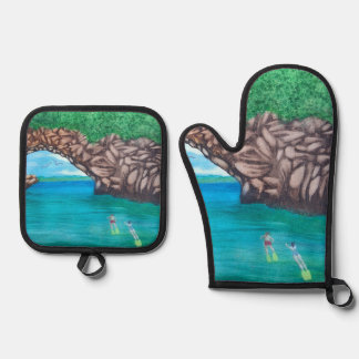 Snorkeling in Paradise Oven Mitt & Pot Holder Set