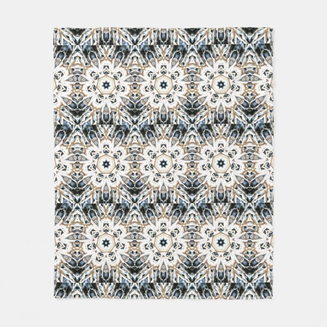 Snow Web Fleece Blanket (Front)