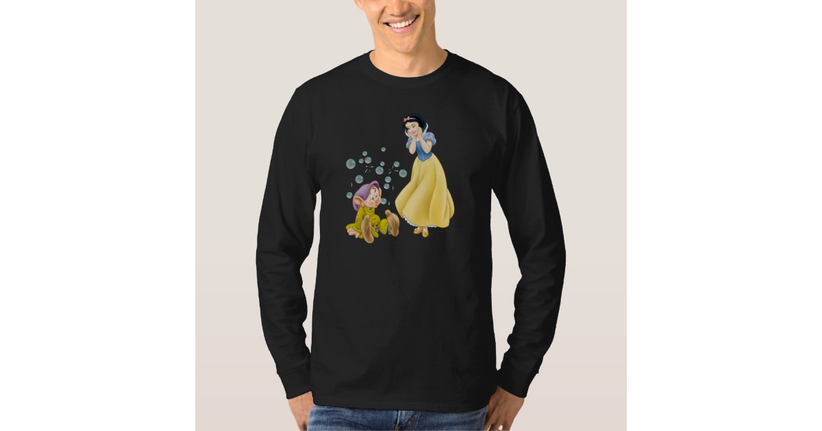 https://rlv.zcache.com/snow_white_and_dopey_bubbles_t_shirt-rc0f7df9ff02647289e539dadb30e1036_jyrsb_630.jpg?view_padding=%5B285%2C0%2C285%2C0%5D