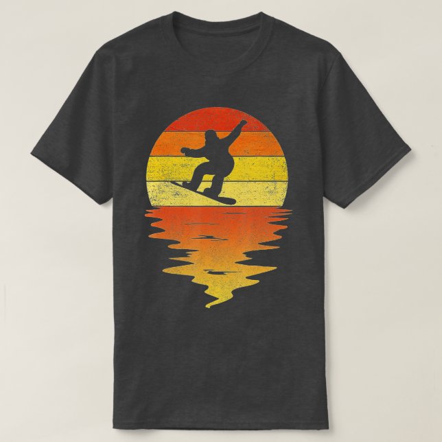 Snowboarding  retro sunset 70s vintage Snowboardin T-Shirt (Design Front)