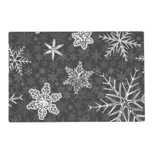 Snowflake pattern placemat