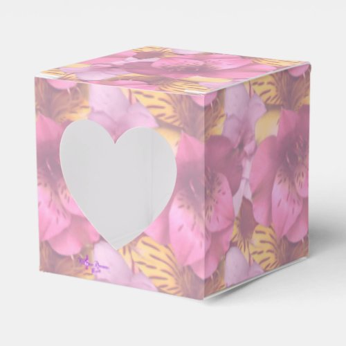 Soft Flowers Peekaboo Heart Square Favor Box