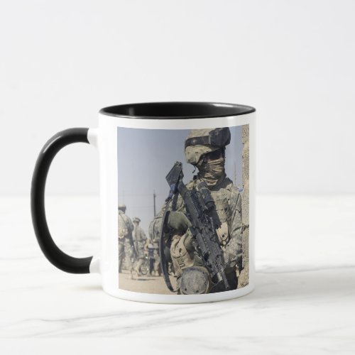 Soldier armed with a MK_48 Mug