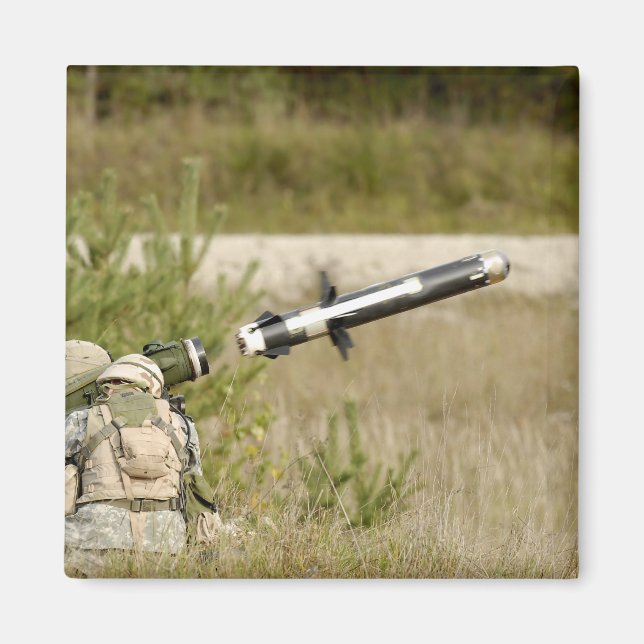 soldiers firing an FGM-148 Javelin Magnet (Front)