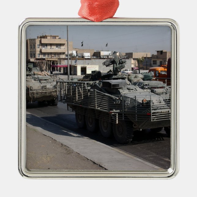 soldiers patrolling metal ornament (Front)