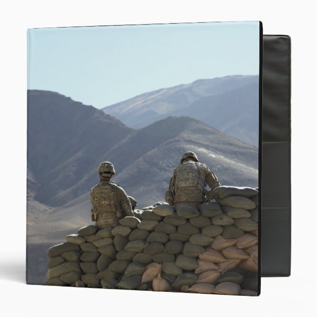Soldiers run communications equipment binder (Front/Inside)