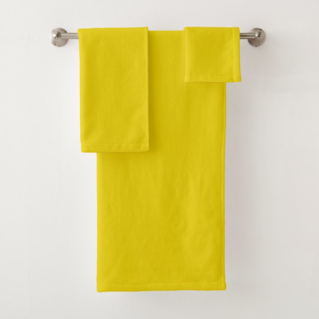 Solid bright citrine yellow bath towel set (Insitu)