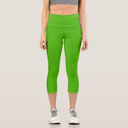 Solid color kelly green capri leggings