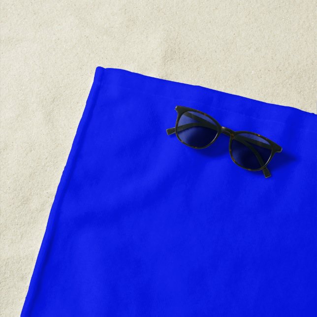 Solid color plain sapphire bright blue beach towel (In Situ)