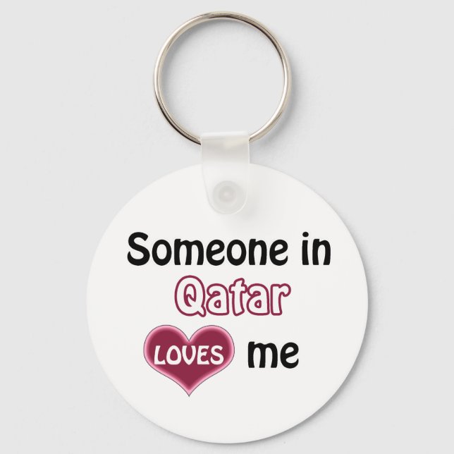Someone in Qatar Loves me – Cute Gift Keychain (Front)