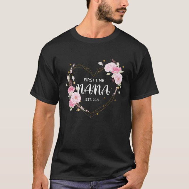 Soon To Be Nana 2021 Pregnancy Announcement New Gr T-Shirt (Front)