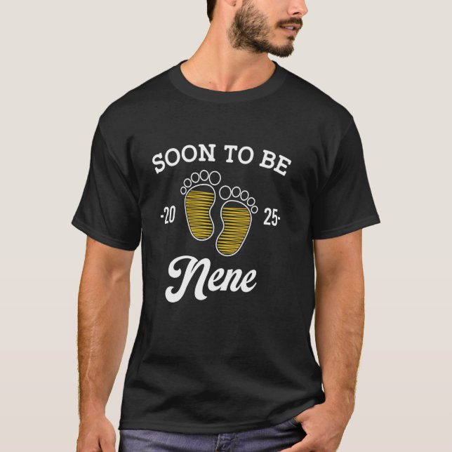 Soon To Be Nene Est 2025 Loading Baby Footprint T-Shirt (Front)