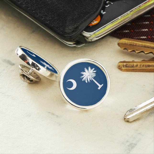 SOUTH CAROLINA STATE FLAG LAPEL PIN (In Situ)