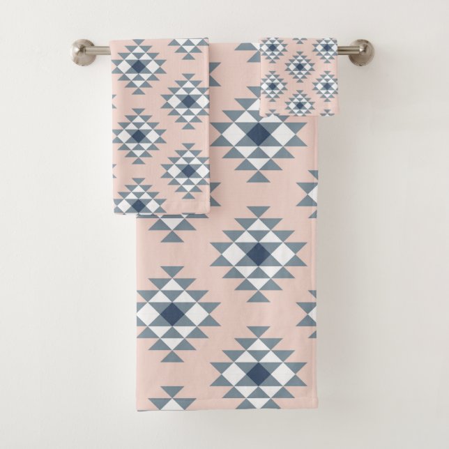 Southwest Diamond Pattern Blush Gray Bath Towel Set (Insitu)