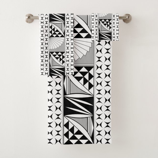 Southwest Native Sunrise in Gray Bath Towel Set (Insitu)