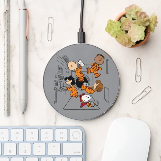 SPACE | Peanuts Gang in Space Wireless Charger (Desk)