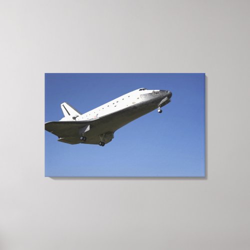 Space shuttle Atlantis approaching Runway 33 2 Canvas Print