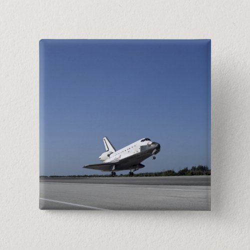 Space shuttle Atlantis approaching Runway 33 Button