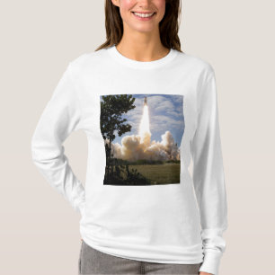 Space Shuttle Atlantis lifts off 19 T-Shirt