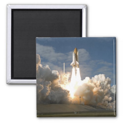 Space Shuttle Atlantis lifts off 24 Magnet