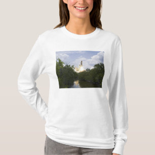 Space Shuttle Atlantis lifts off 25 T-Shirt