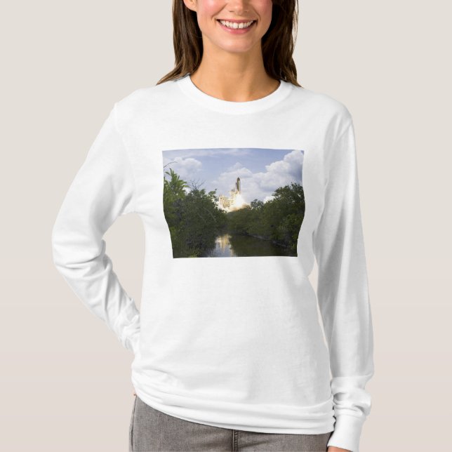 Space Shuttle Atlantis lifts off 25 T-Shirt (Front)