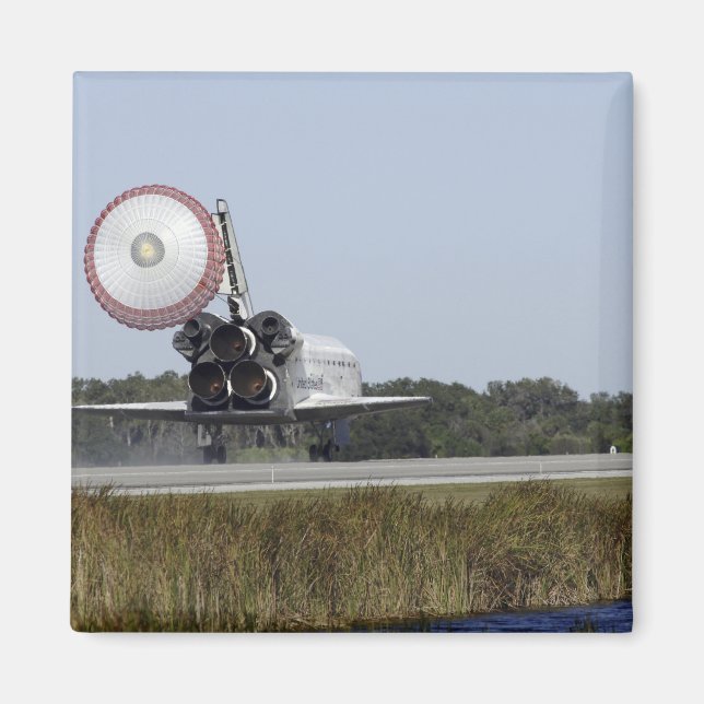 Space shuttle Atlantis unfurls its drag chute 3 Magnet (Front)