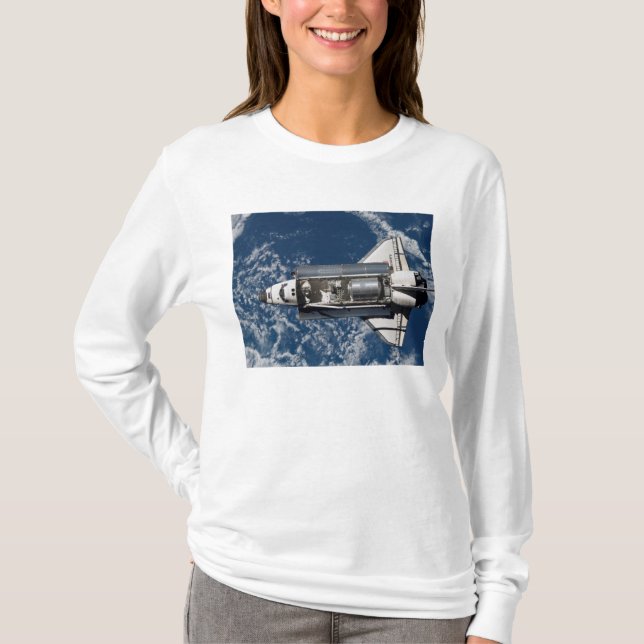 Space Shuttle Discovery 16 T-Shirt (Front)